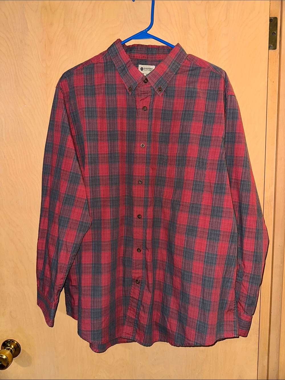 Men’s Haggar button down shirt